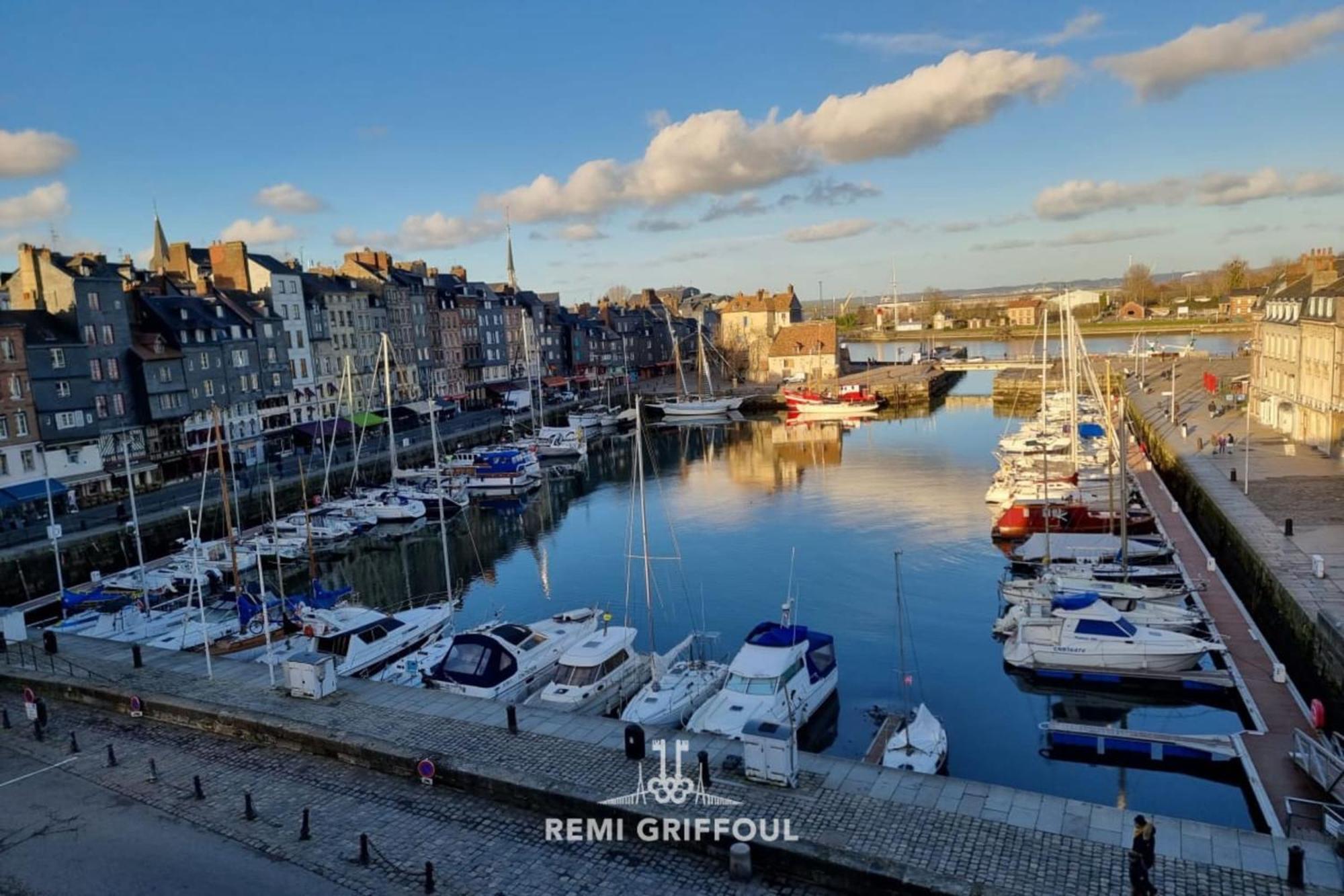 Racing The Wind Breathtaking Port View 2 Pers Apartment Honfleur Exterior foto
